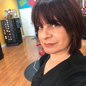 Meet your Posher, Angela